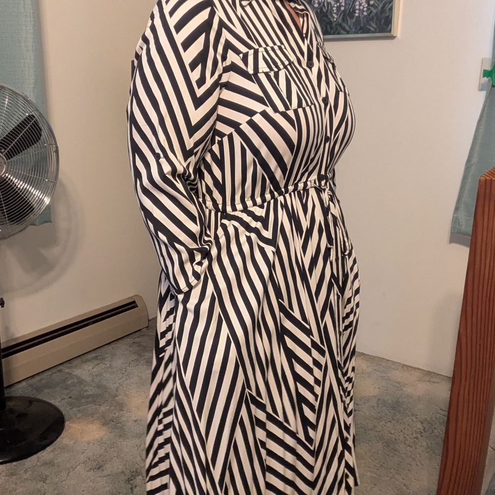 Torrid Black and White Geometric Long Sleeve Dress